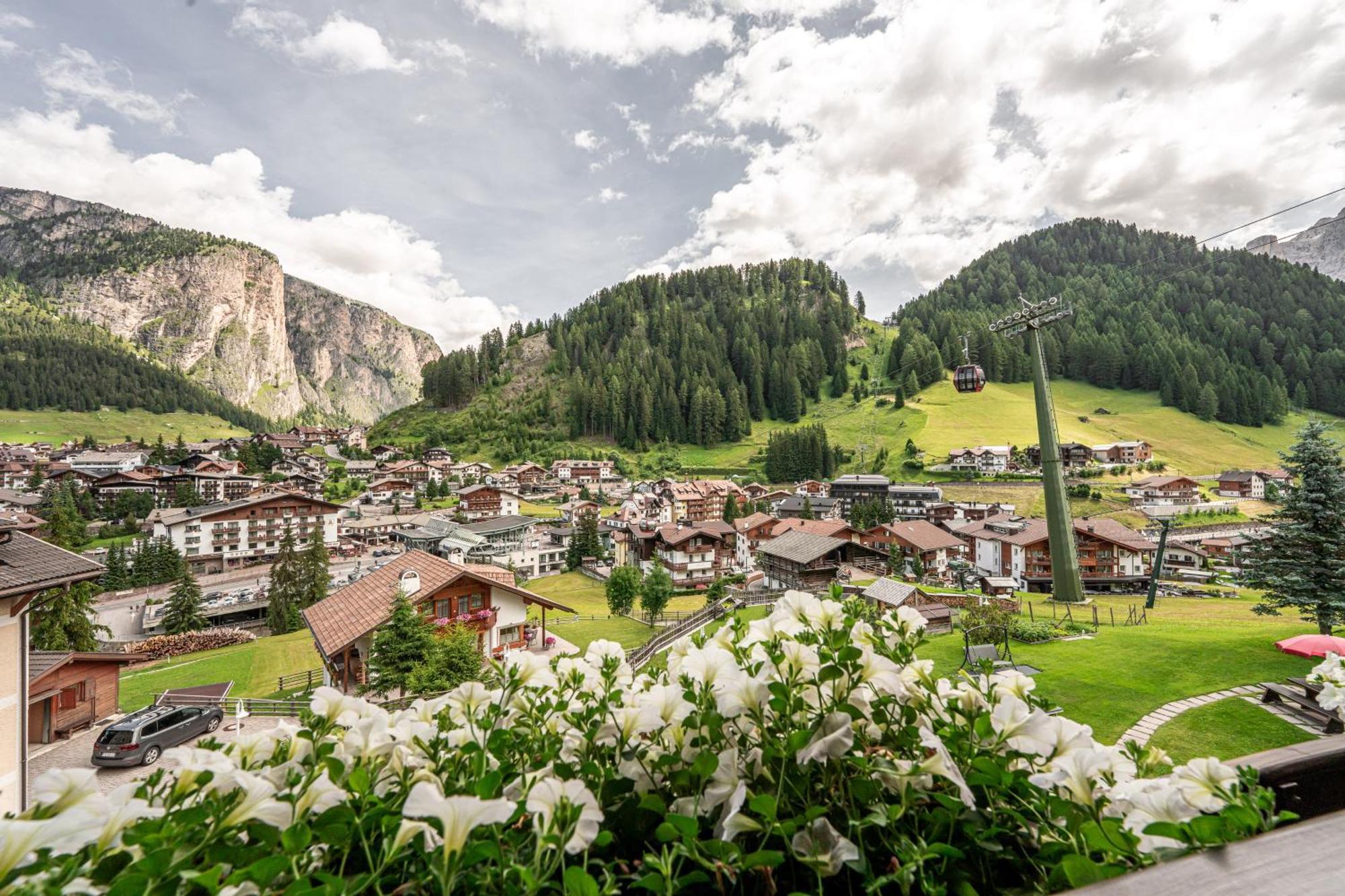 Garni La Bercia Hotel Selva di Val Gardena Exterior foto